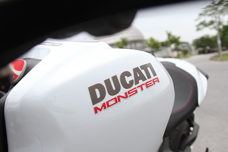 Ducati 1200S - 